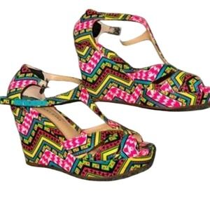 Gianni Bini Women's 7 Geometric Print Wedge Sandals‎ Ankle Strap Peep Toe